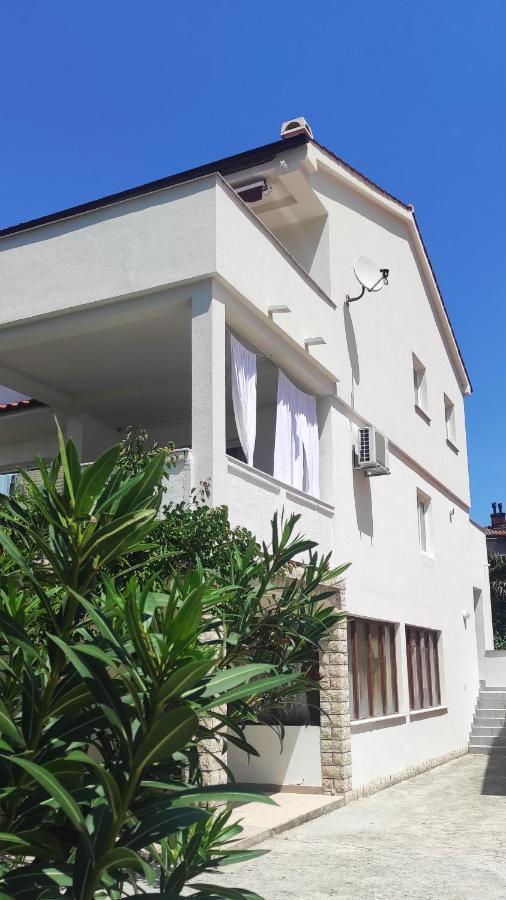 Rab Apartments Aurora Rab Town Exterior foto