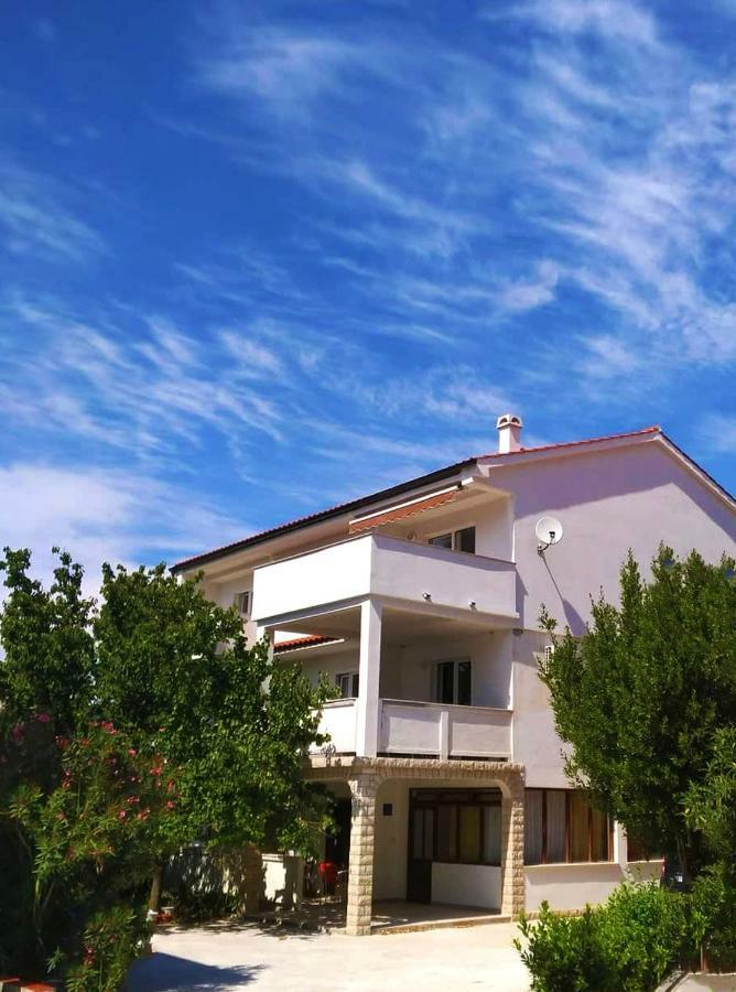 Rab Apartments Aurora Rab Town Exterior foto
